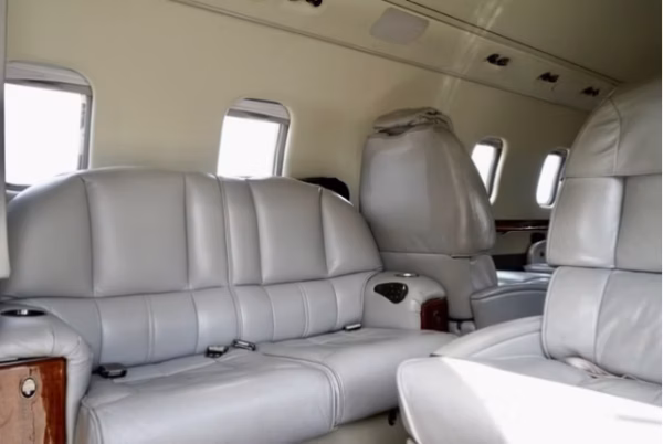1998 Learjet 60 - Image 6
